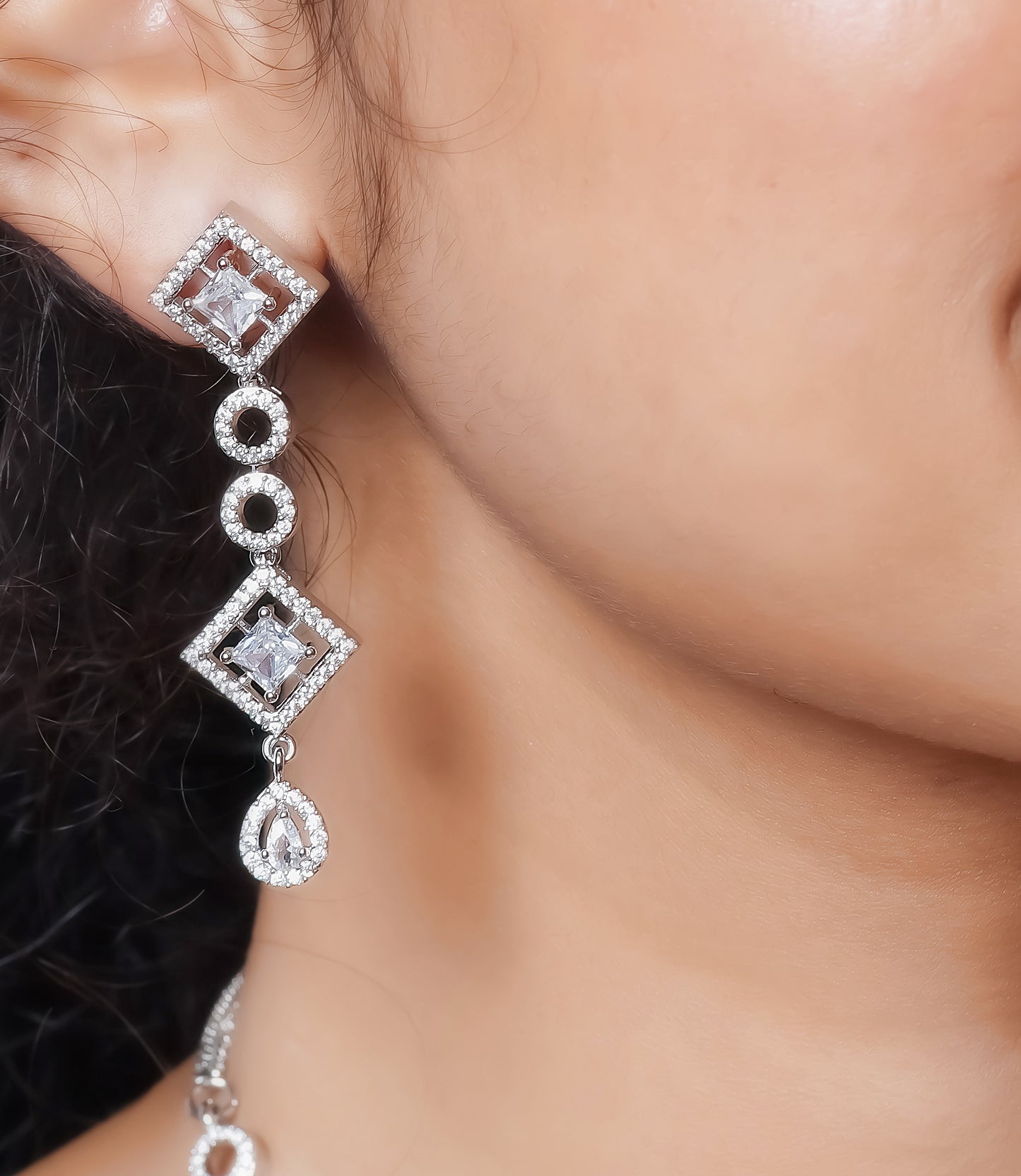 IVORY ADAMARIS JEWELLERY SET