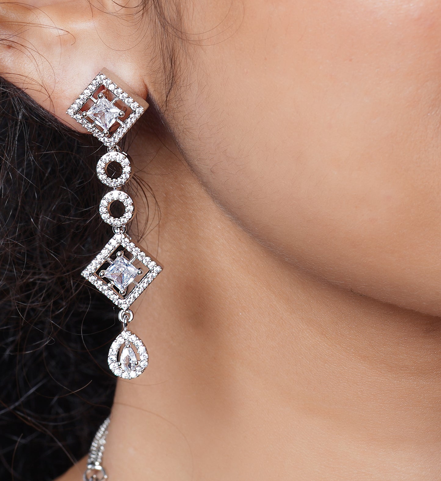 IVORY ADAMARIS JEWELLERY SET