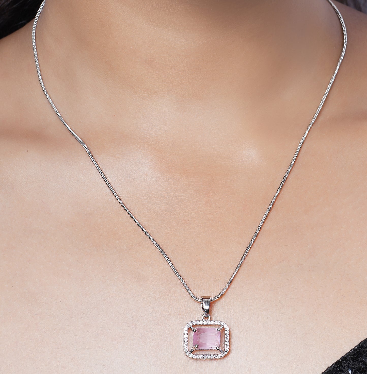 PINK PENELOPPE PENDANT CHAIN