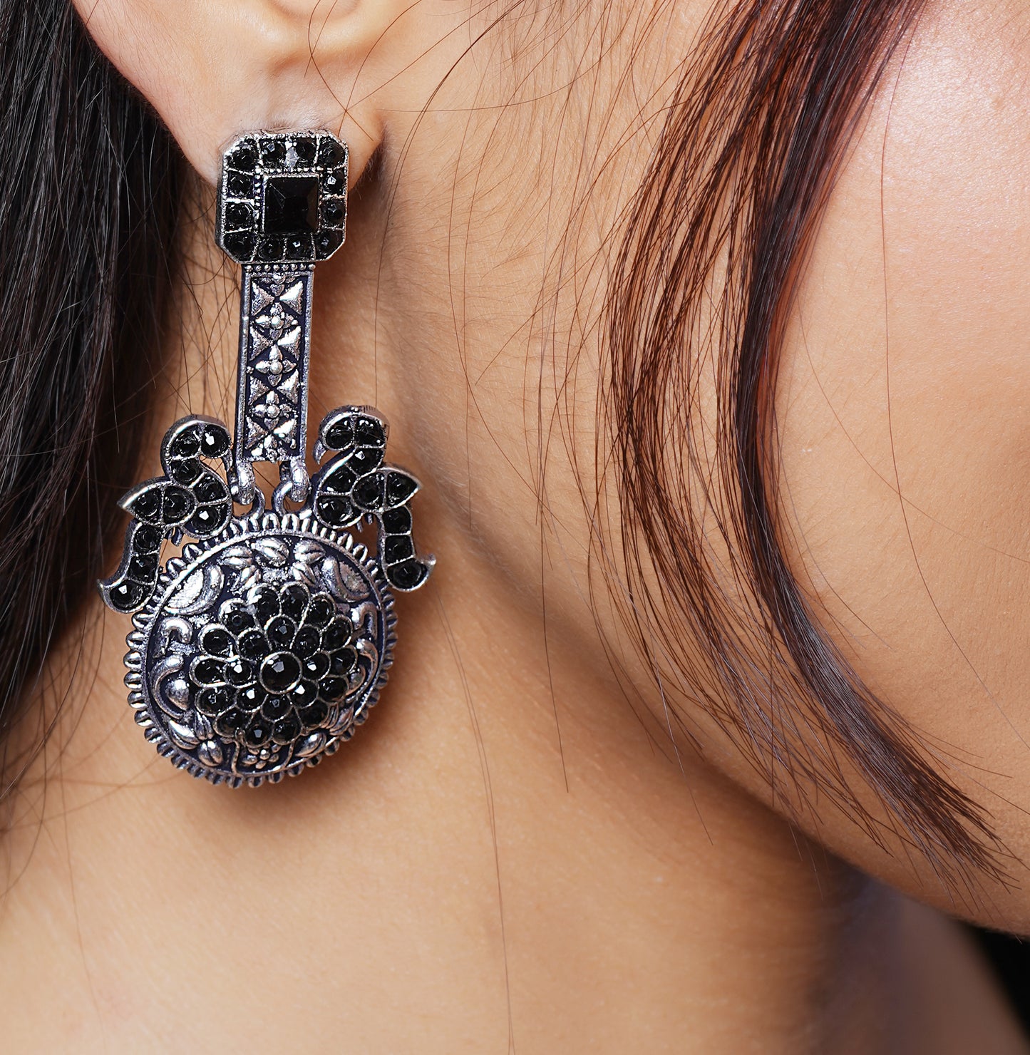 BLACK METAL ANUSHKA EARINGS