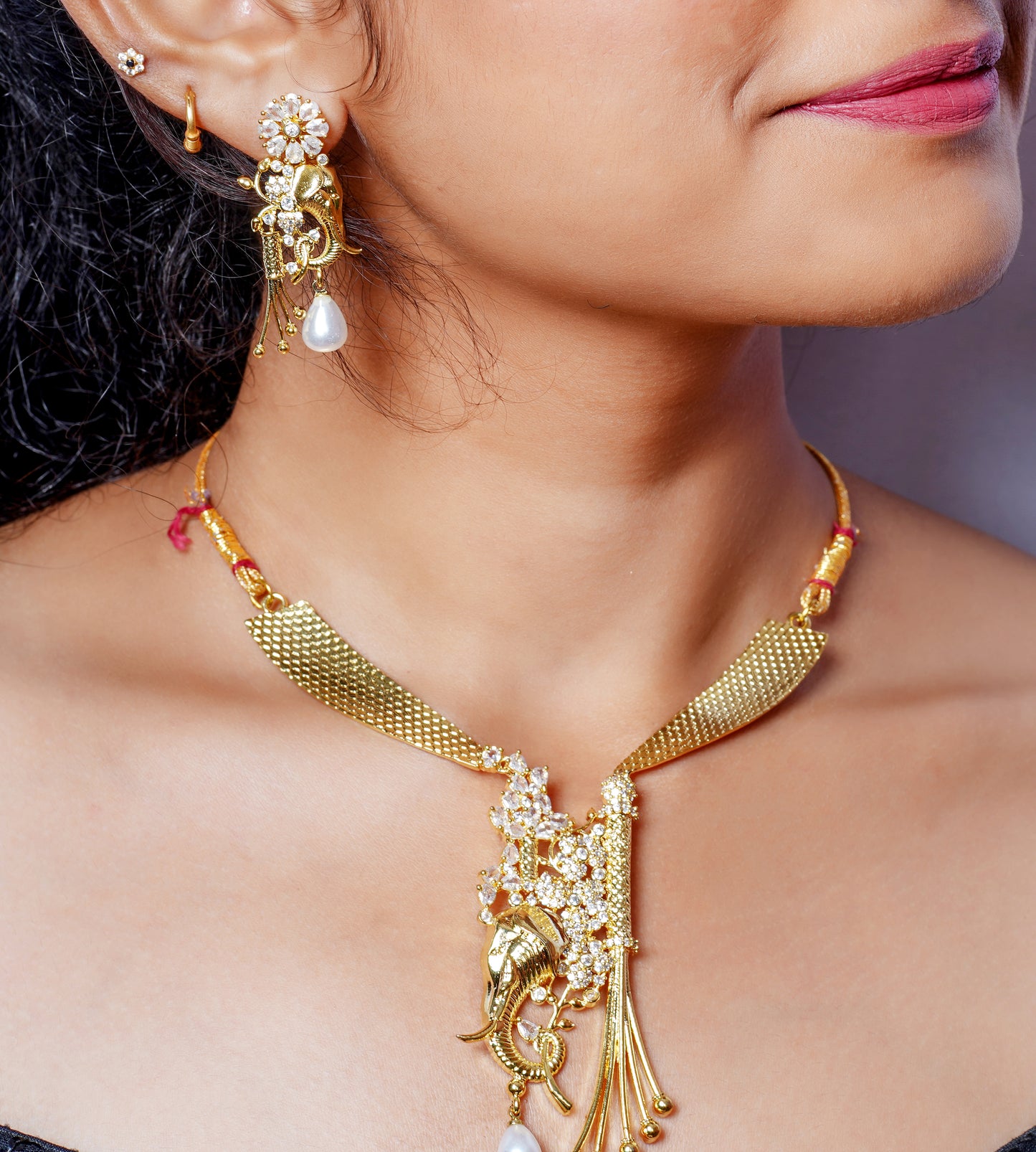 GOLDEN MISHIKA JEWELLERY SET